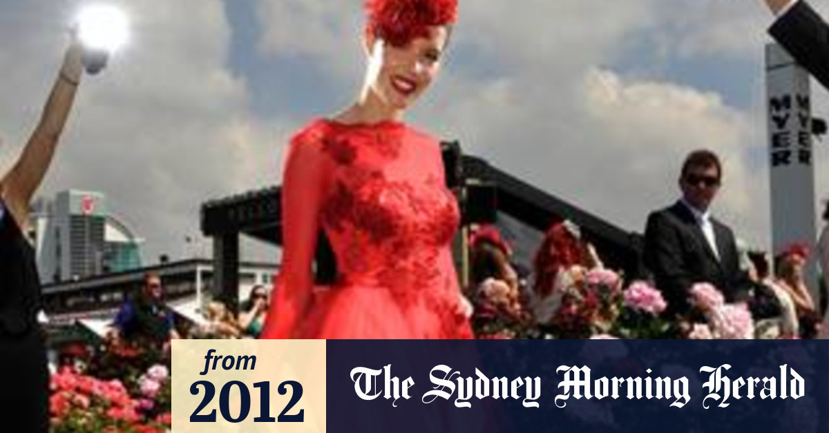 Oaks Day Fashions on the Field